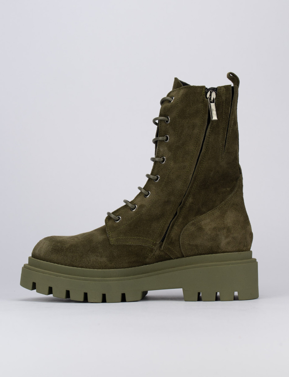 Combat boots heel 2 cm green chamois