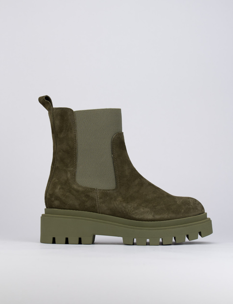 Low heel ankle boots heel 1 cm green chamois