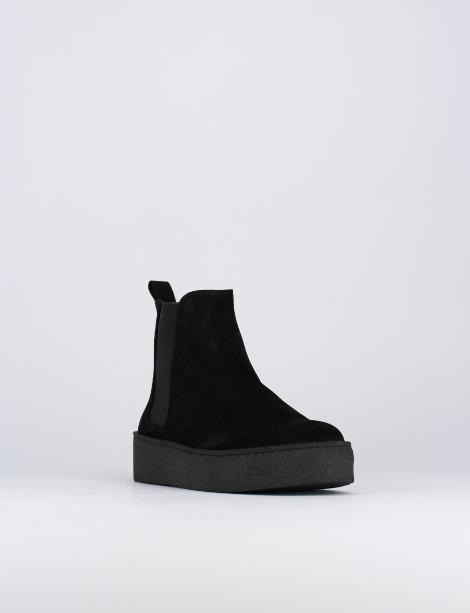 Low heel ankle boots heel 1 cm black chamois