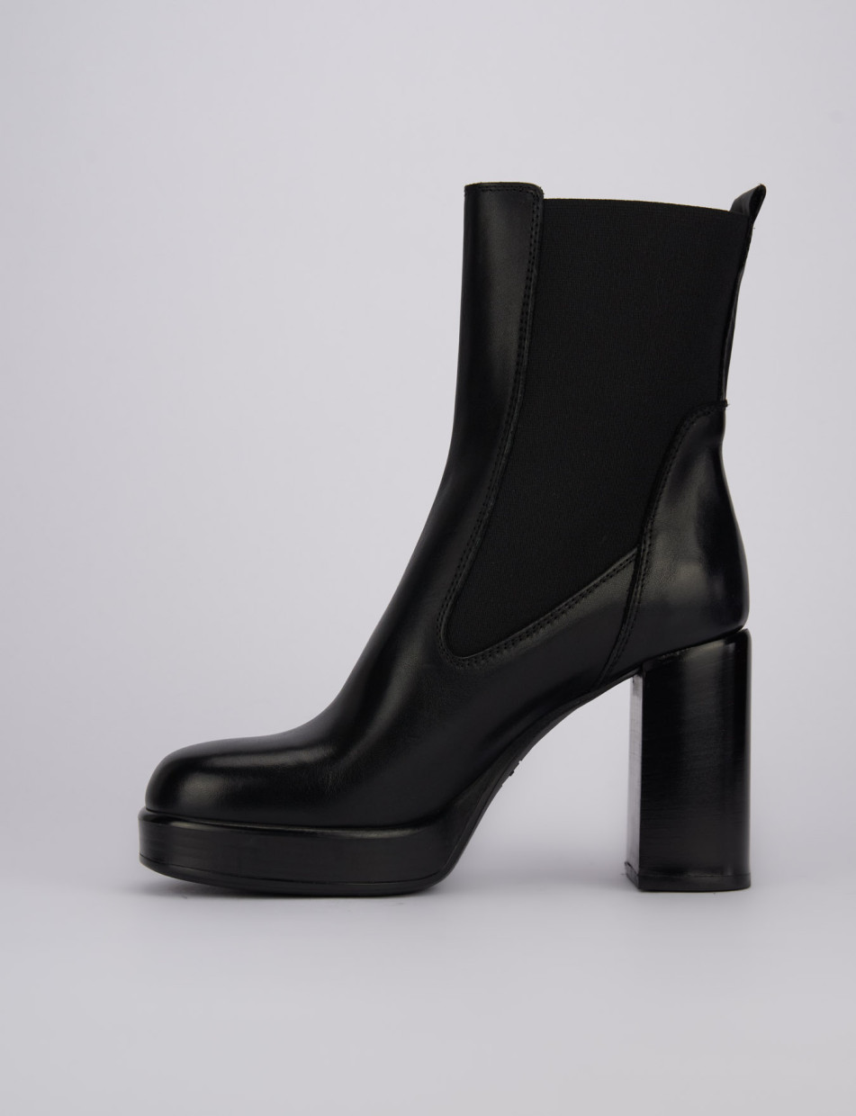 High heel ankle boots heel 9 cm black leather