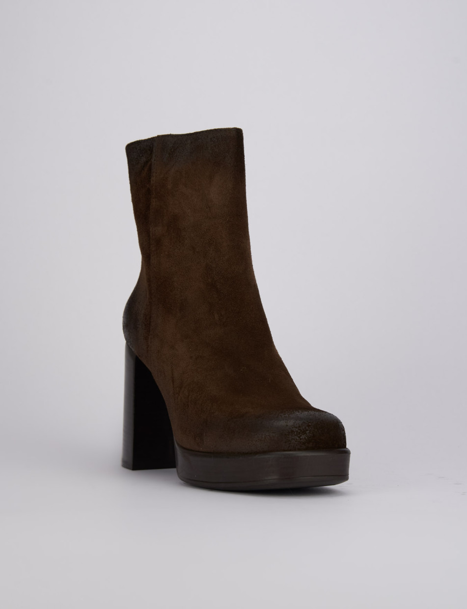 High heel ankle boots heel 9 cm dark brown chamois