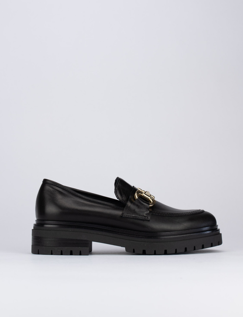 Loafers heel 1 cm black leather