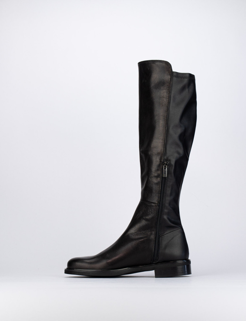 Low heel boots heel 2 cm black leather