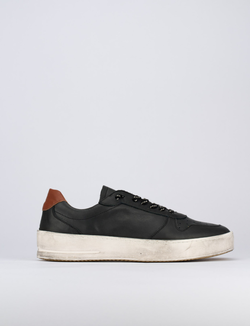 Sneakers black leather