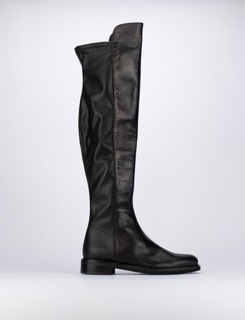 Low heel boots heel 2 cm black leather