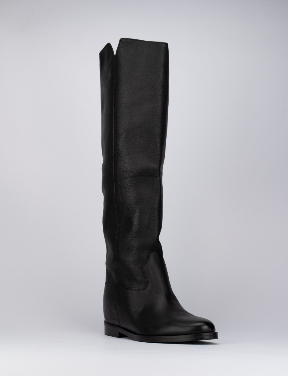 Low heel boots heel 2 cm black leather