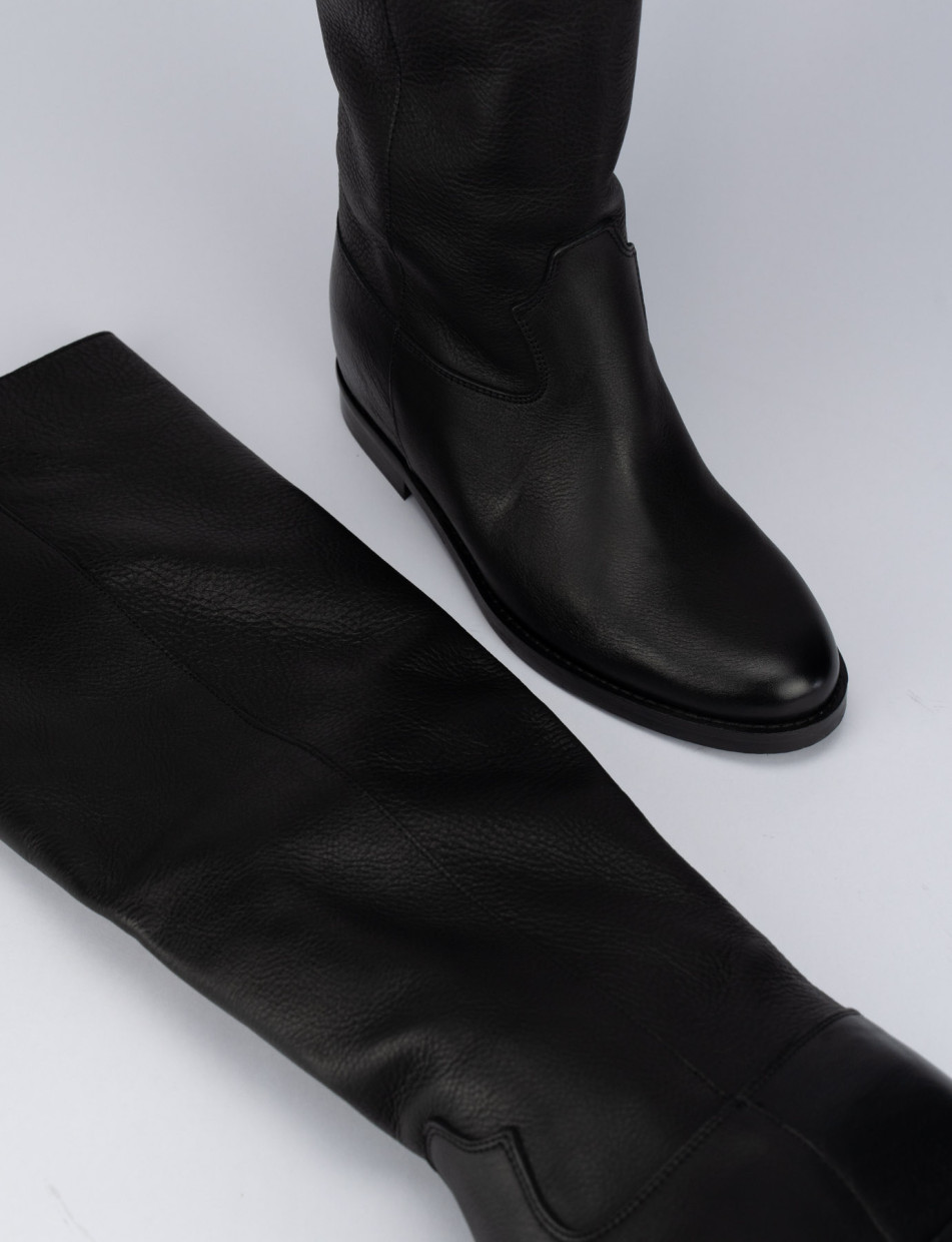 Low heel boots heel 2 cm black leather