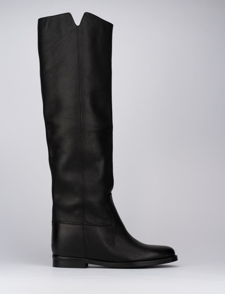 Low heel boots heel 2 cm black leather