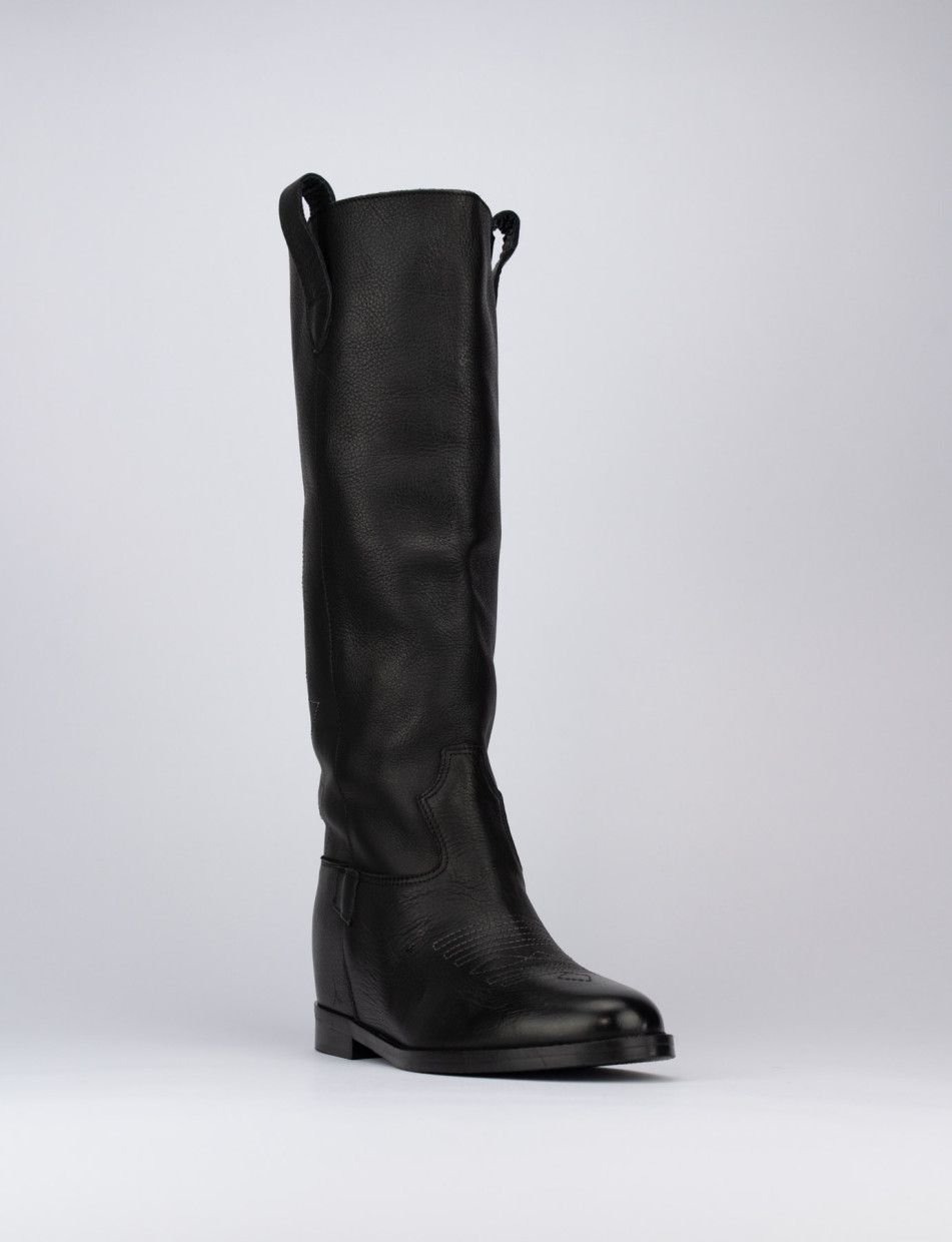 Low heel boots heel 2 cm black leather