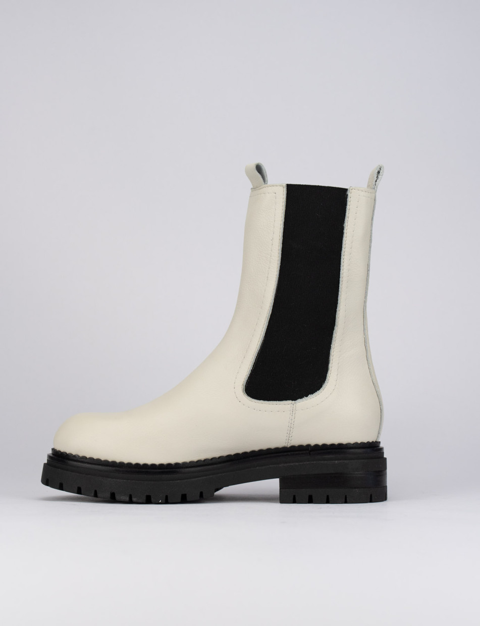 Low heel ankle boots woman heel 1 cm white leather Barca Stores