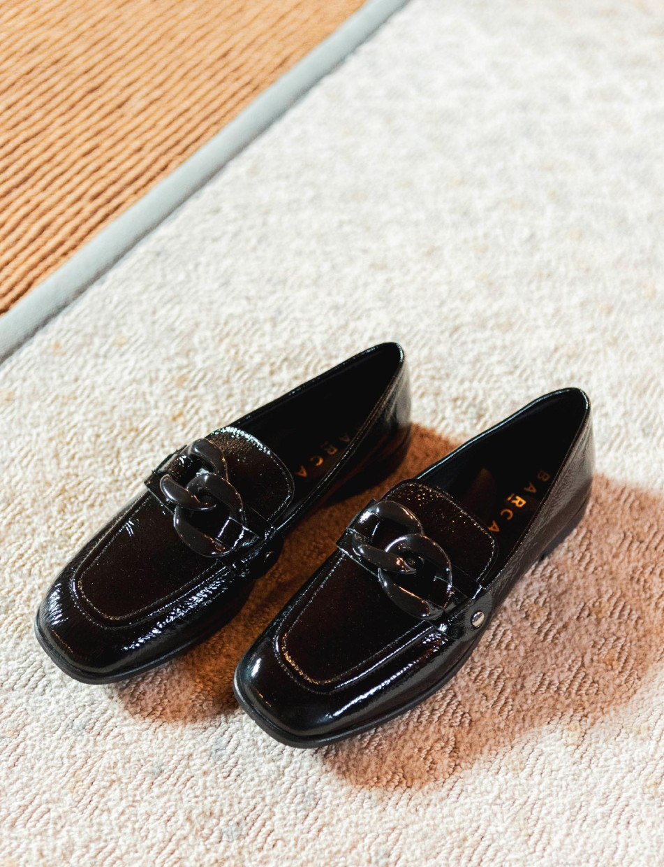 Loafers heel 1 cm black varnish