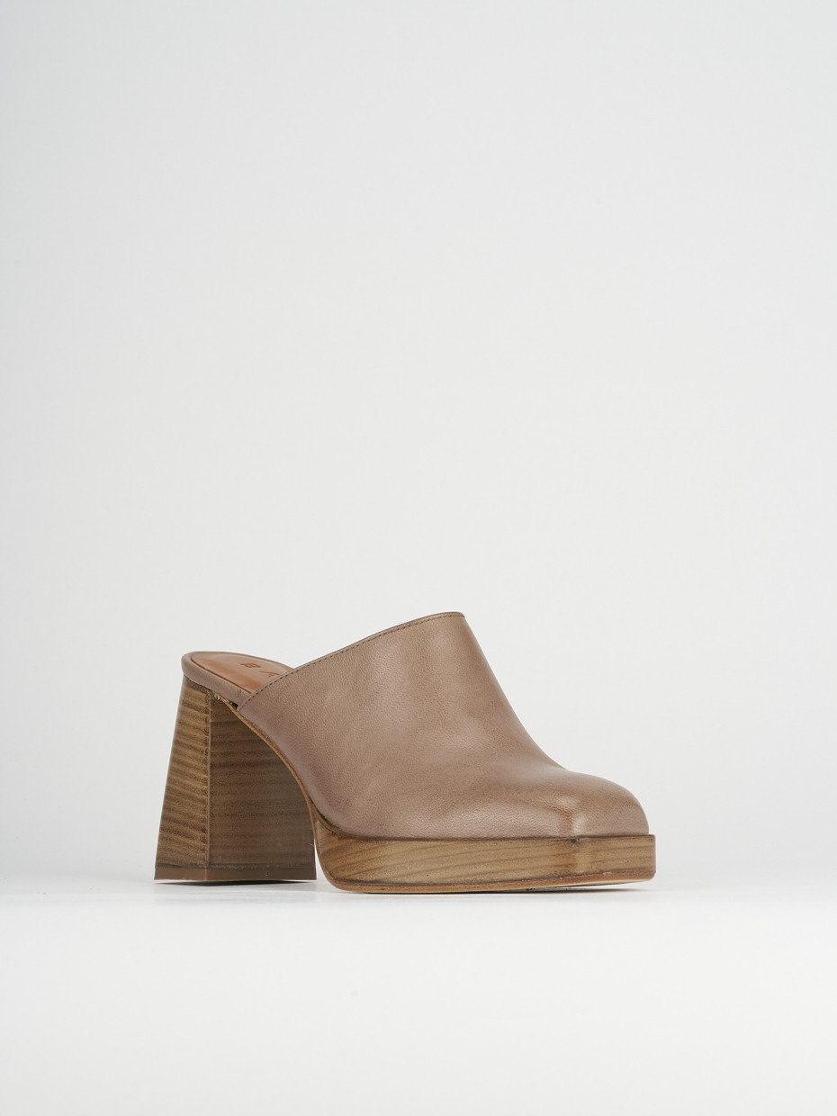 Sabot heel 9 cm beige leather