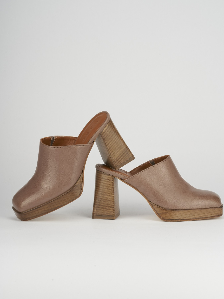 Sabot heel 9 cm beige leather