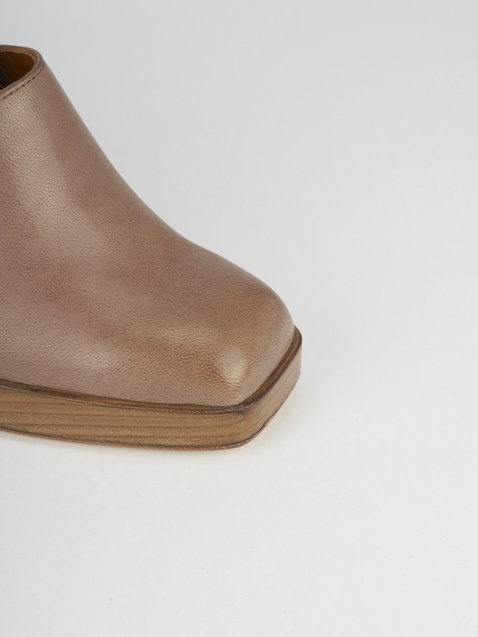 Sabot heel 9 cm beige leather