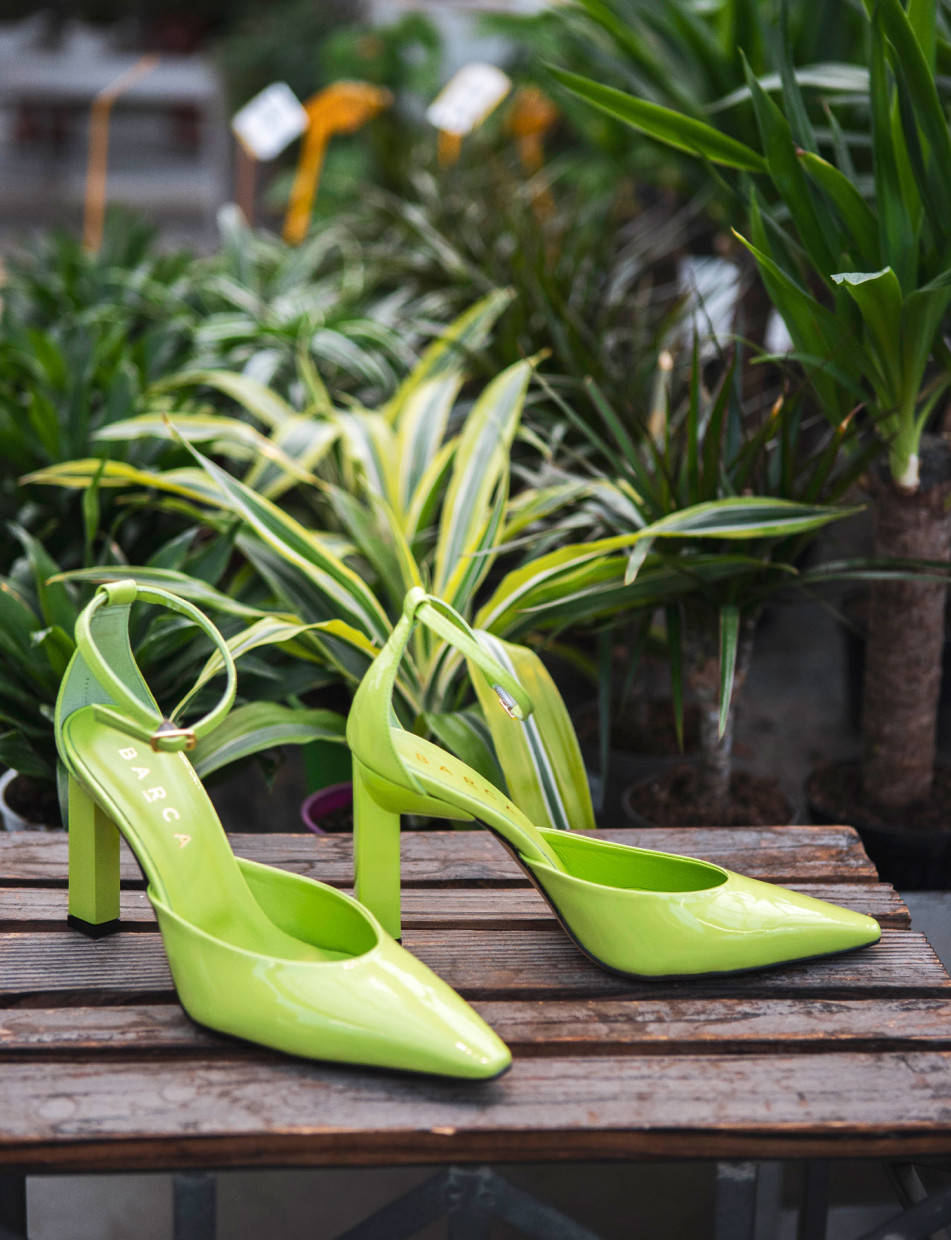 Décolleté e slingback tacco 9cm vernice verde