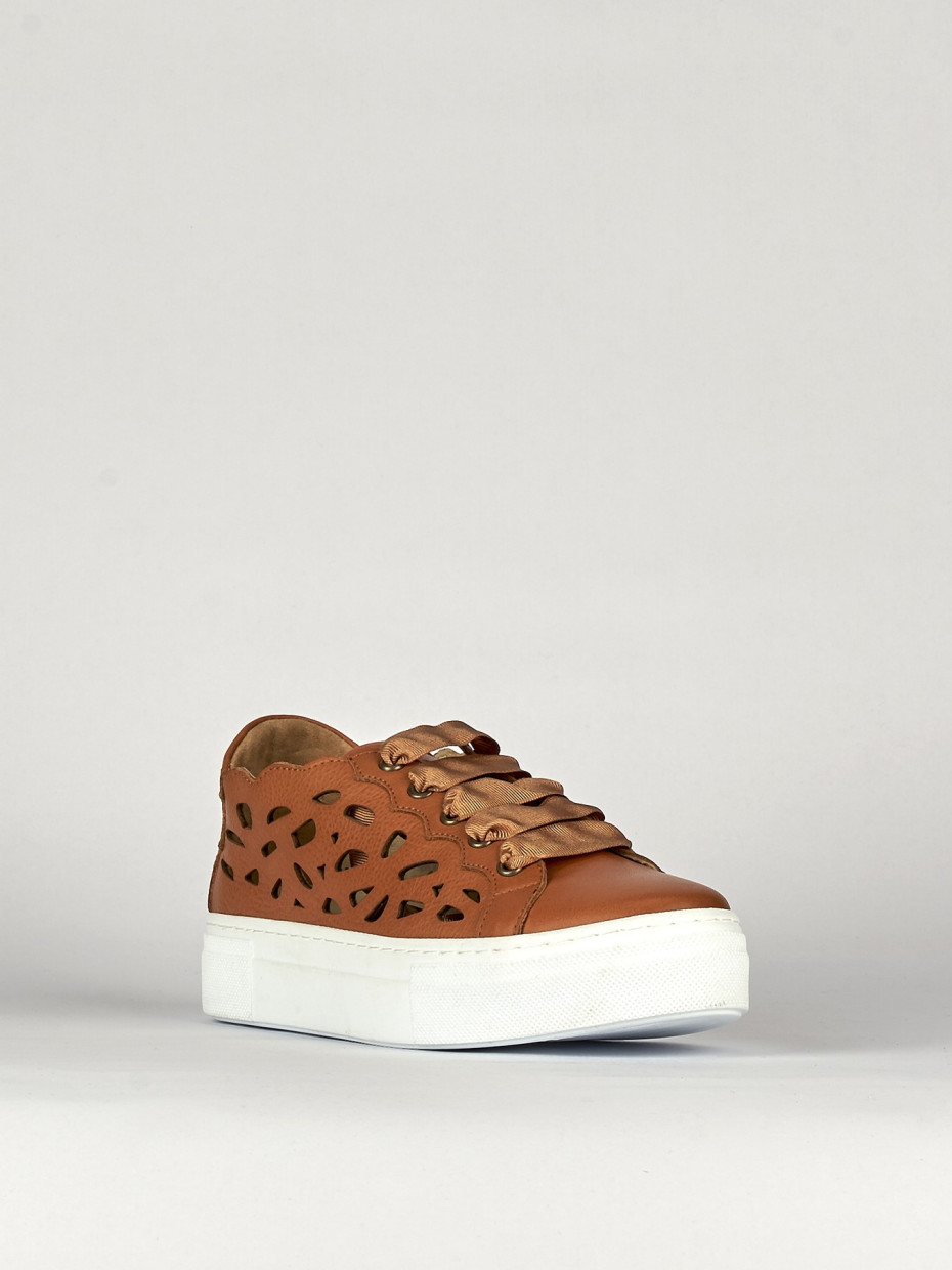 Sneakers brown leather