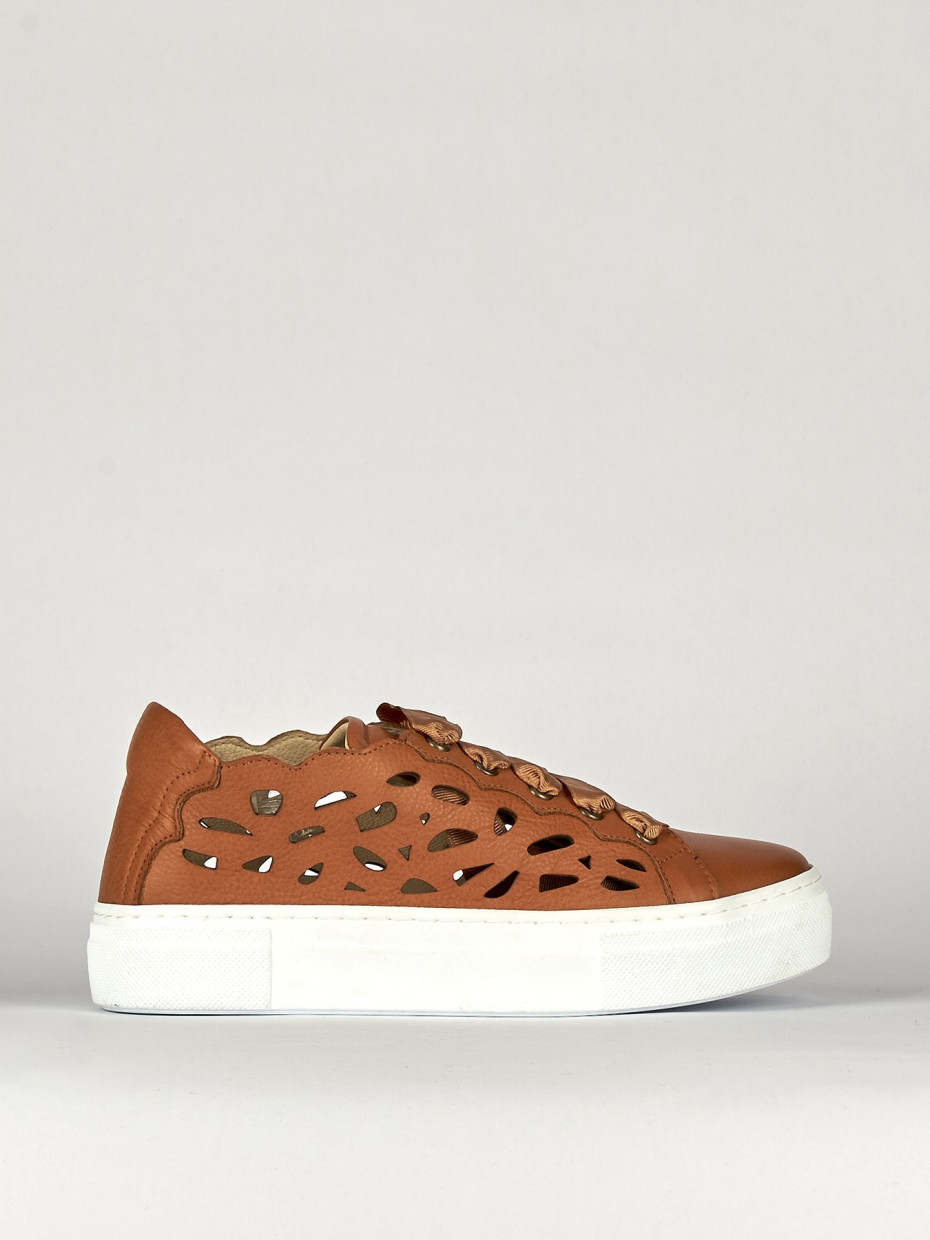 Sneakers brown leather