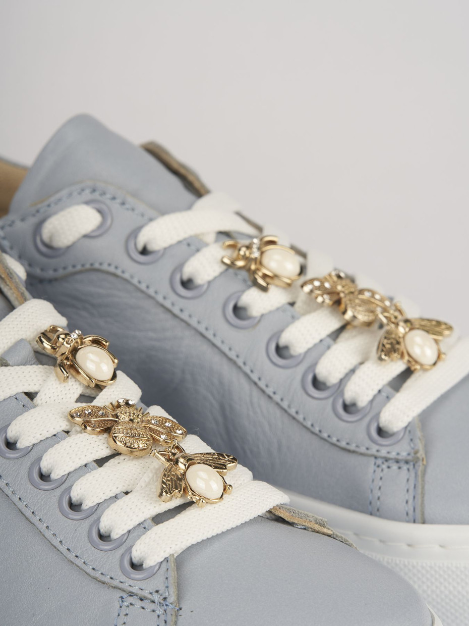 Sneakers light blue leather