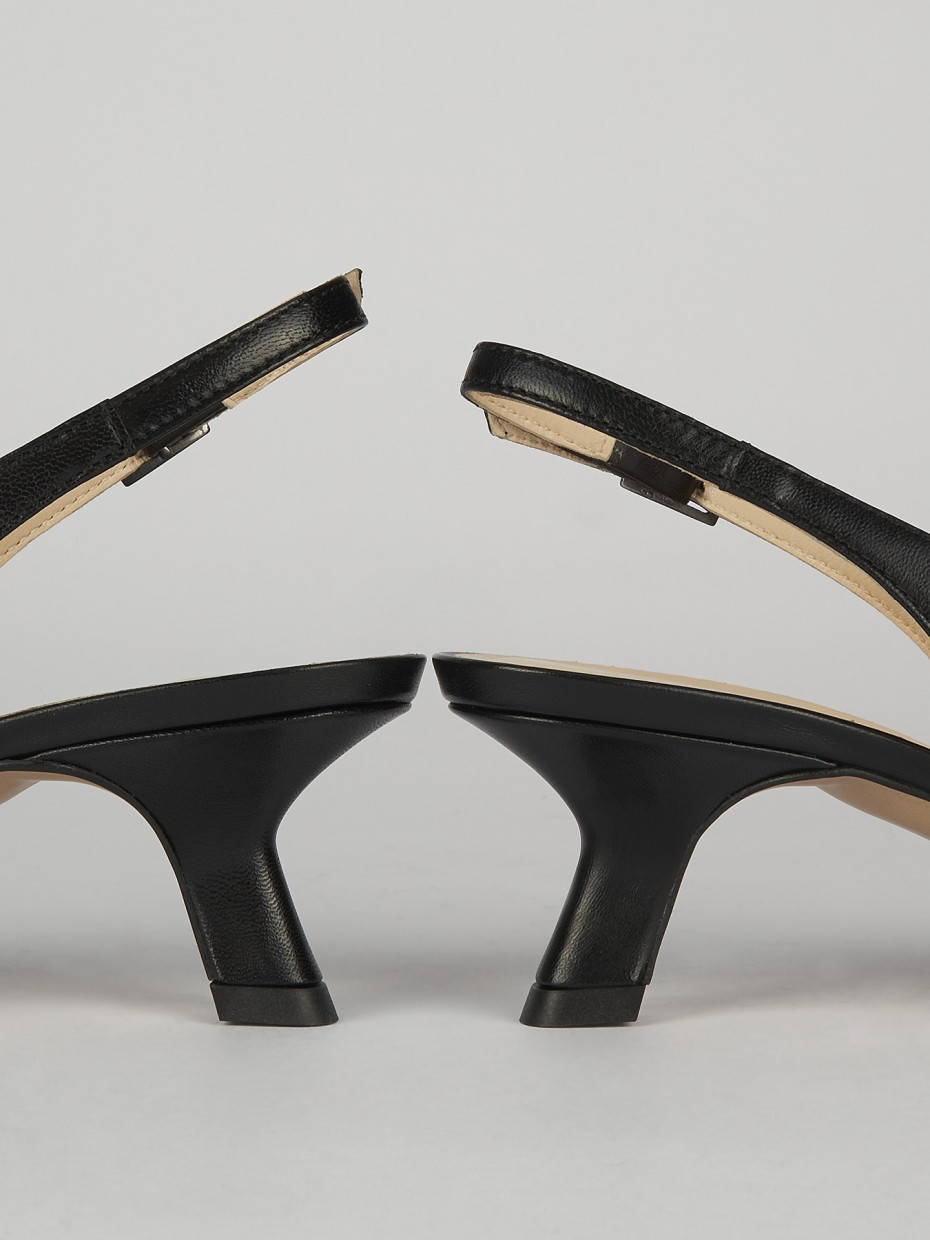 Décolleté e slingback tacco 5cm pelle nero
