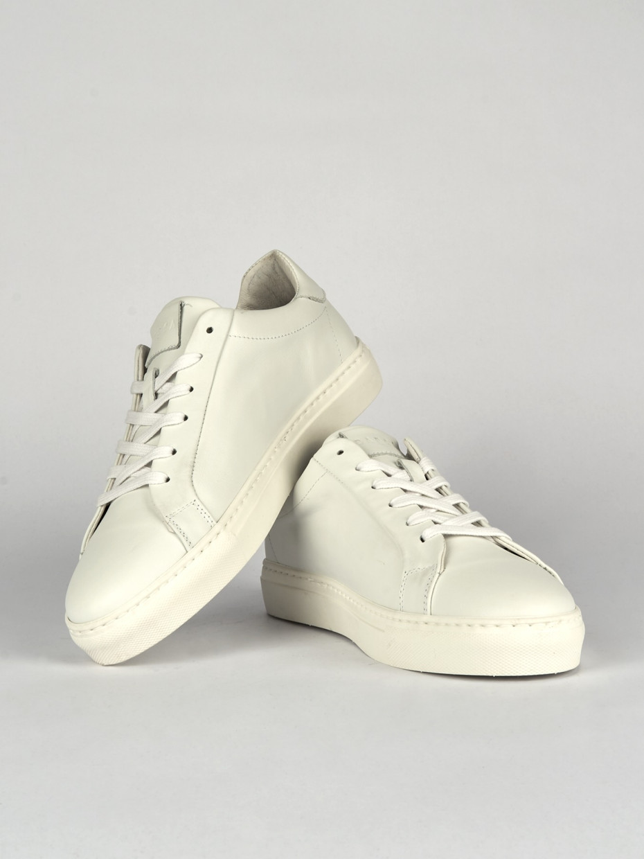 Sneakers white leather