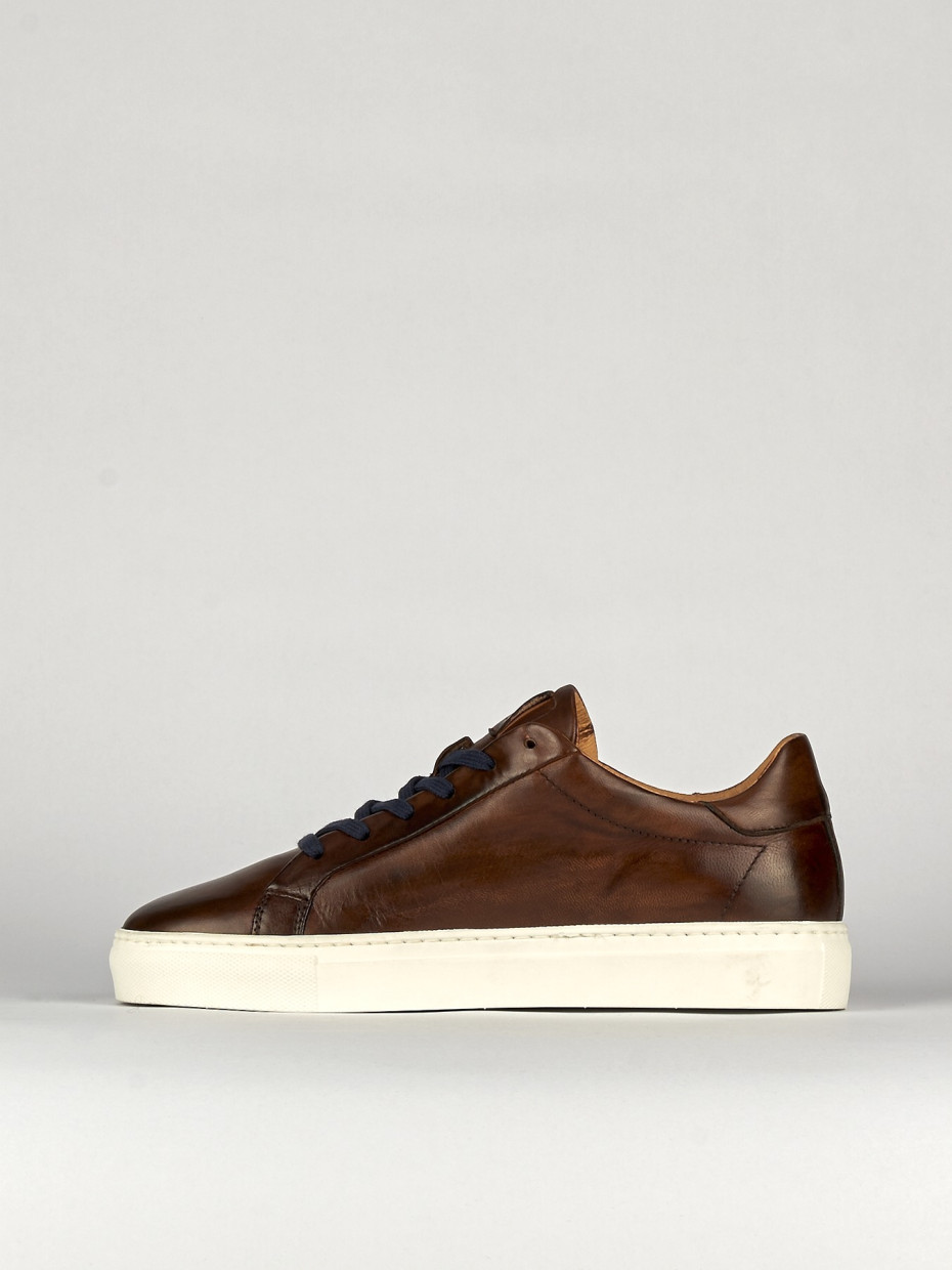 Sneakers brown leather