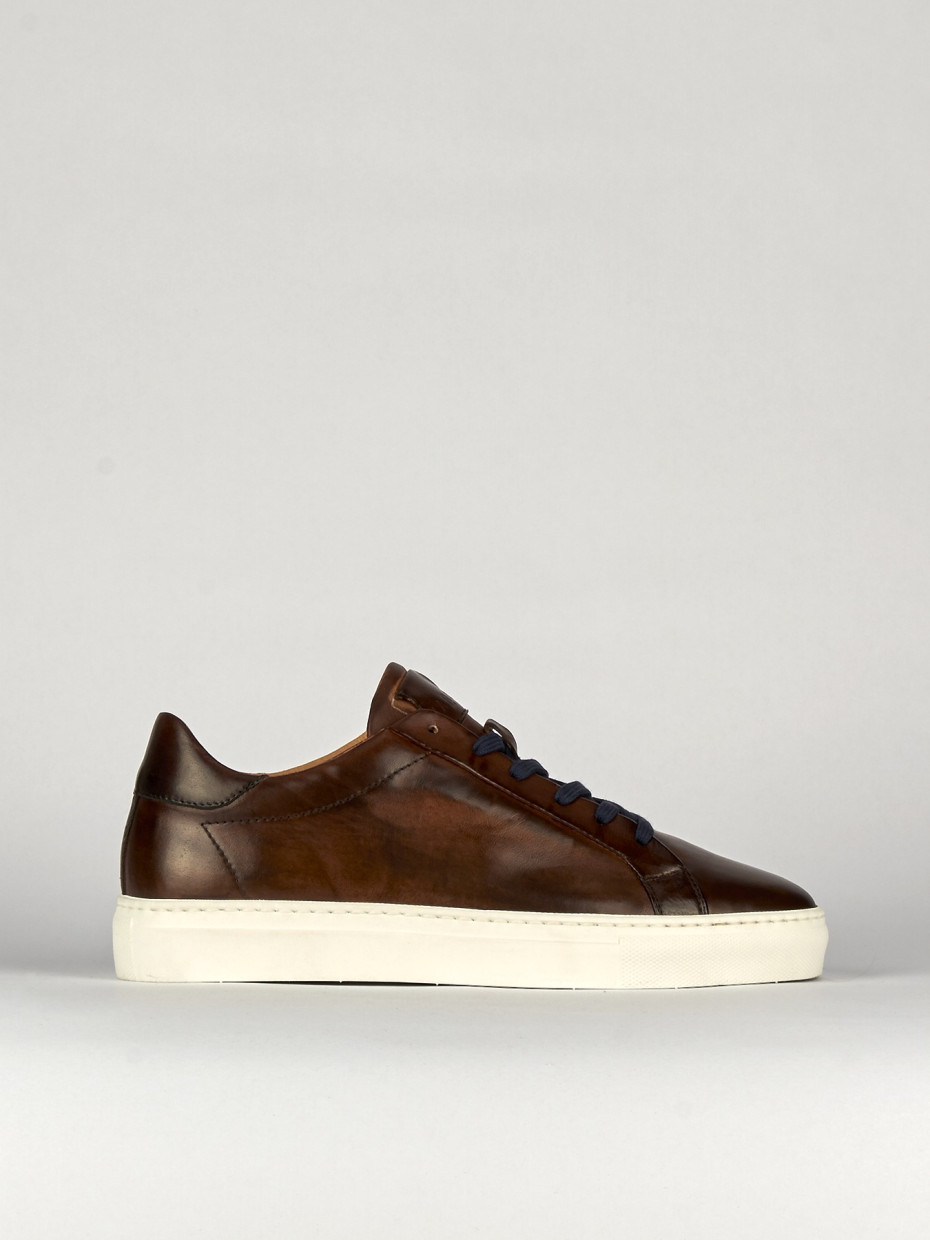 Sneakers brown leather