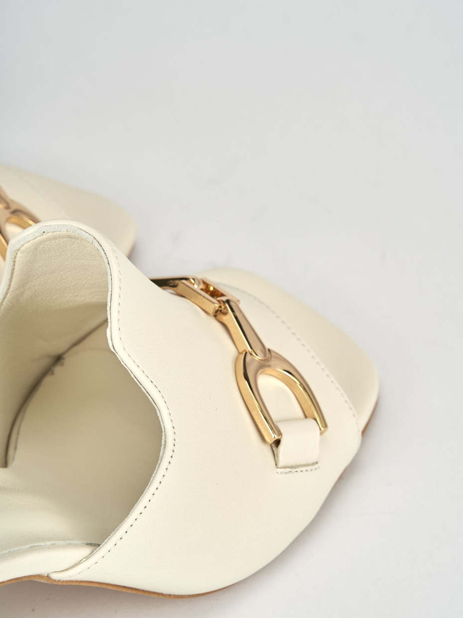 Slippers heel 7 cm beige leather