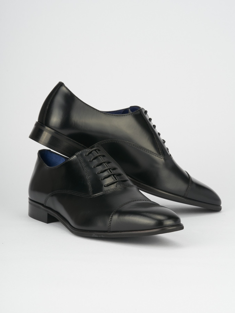 Lace-up shoes black leather