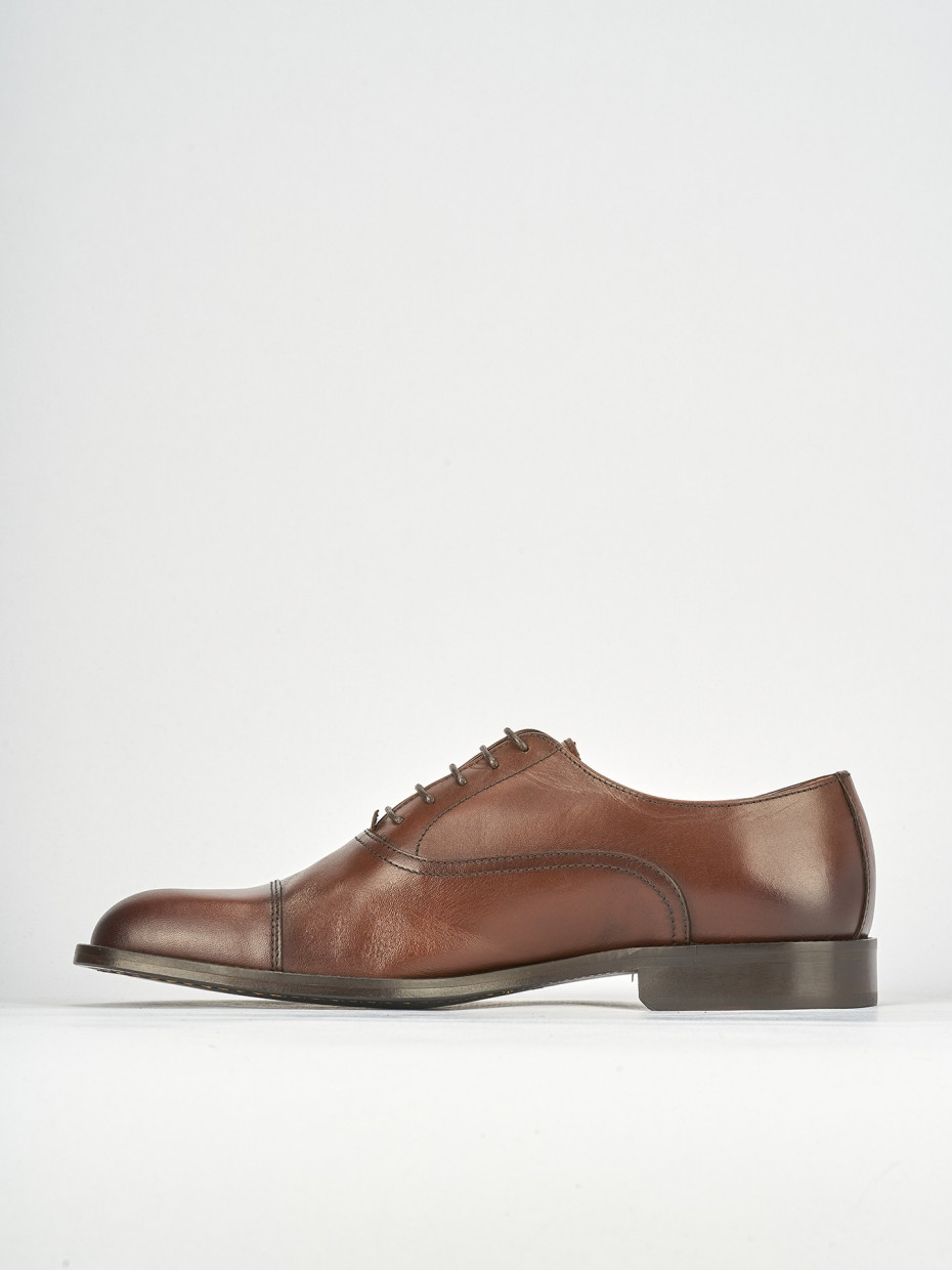 Lace-up shoes brown leather