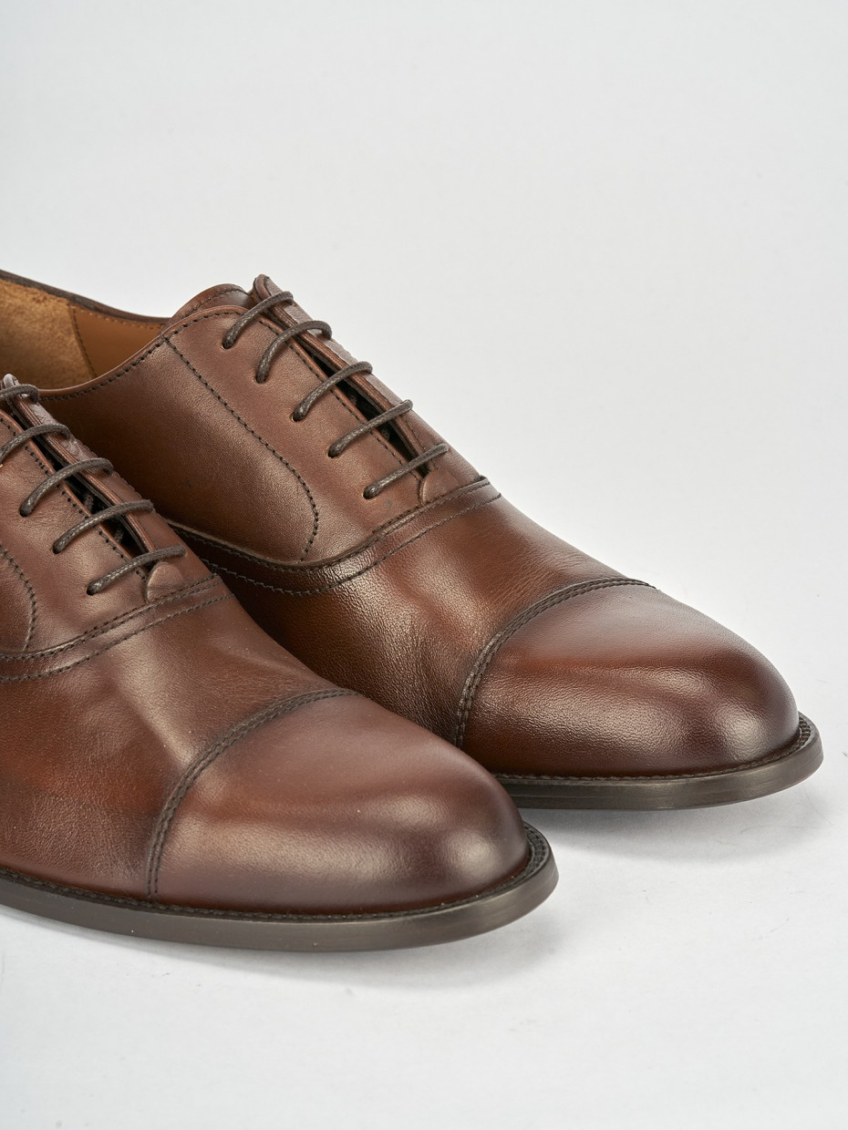 Lace-up shoes brown leather