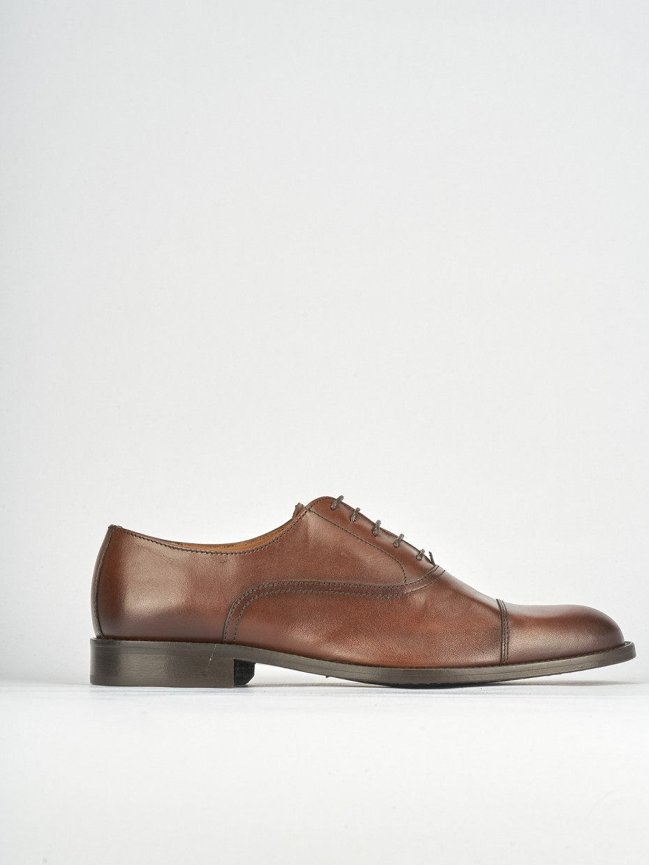 Lace-up shoes brown leather