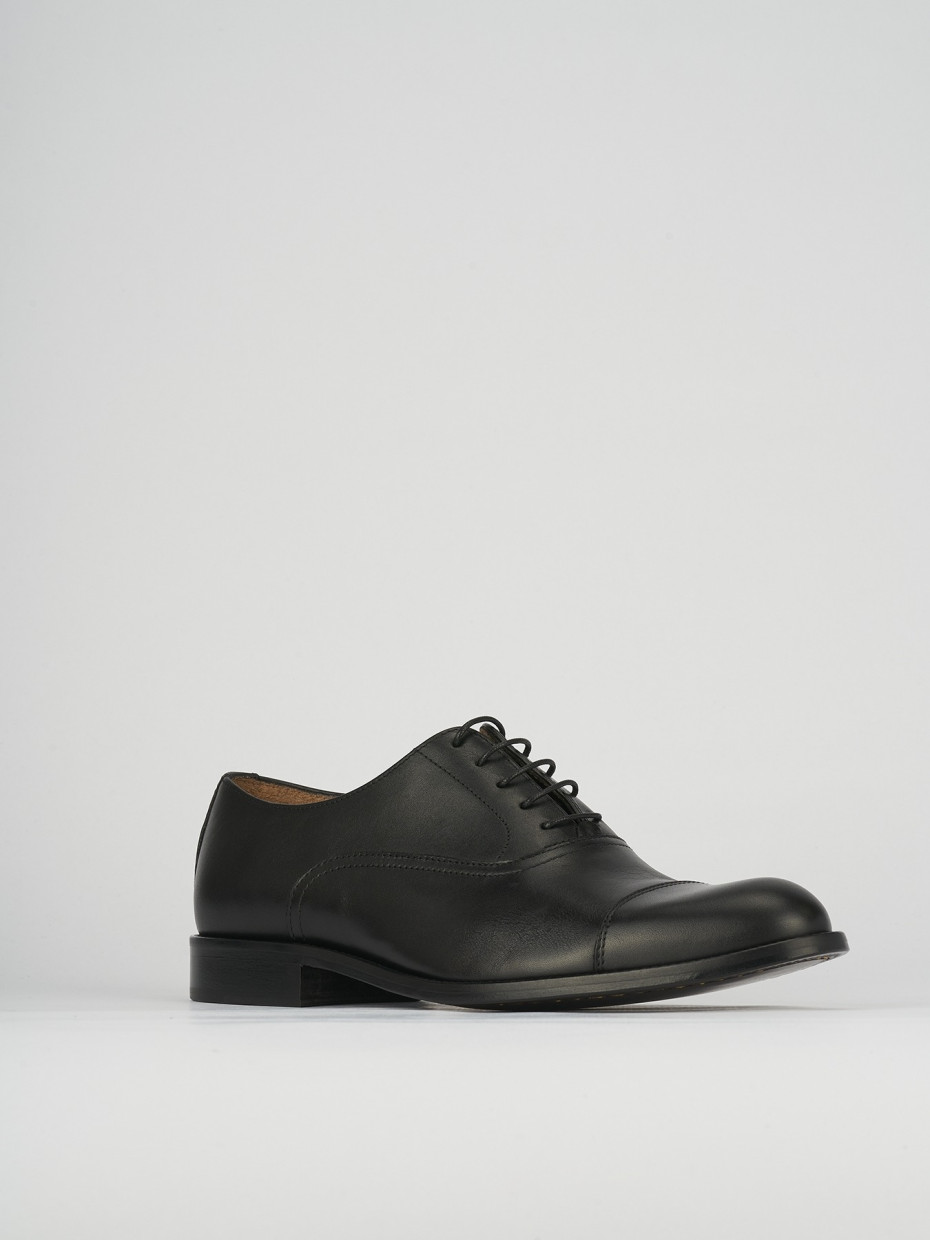 Lace-up shoes black leather