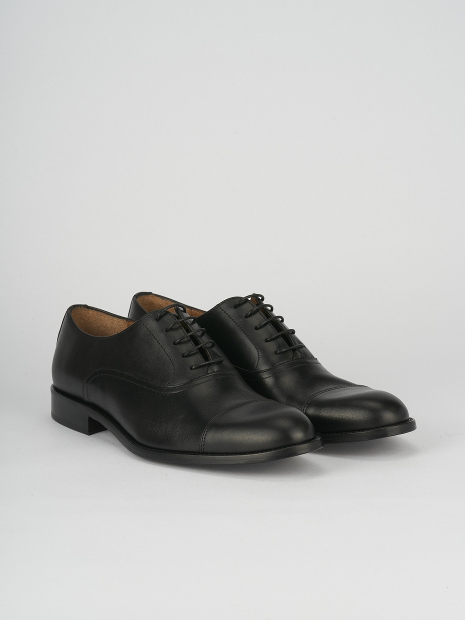 Lace-up shoes black leather