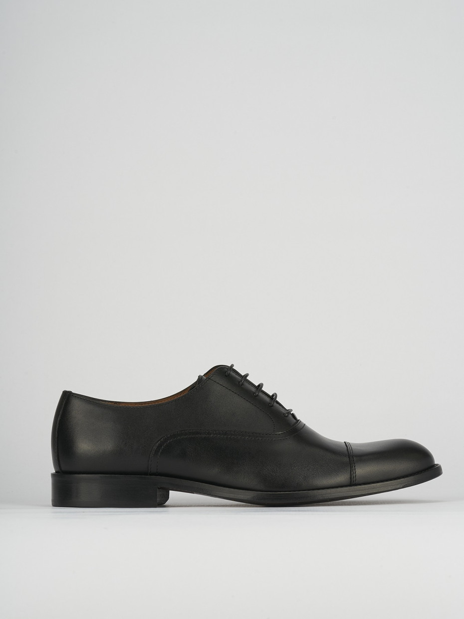 Lace-up shoes black leather