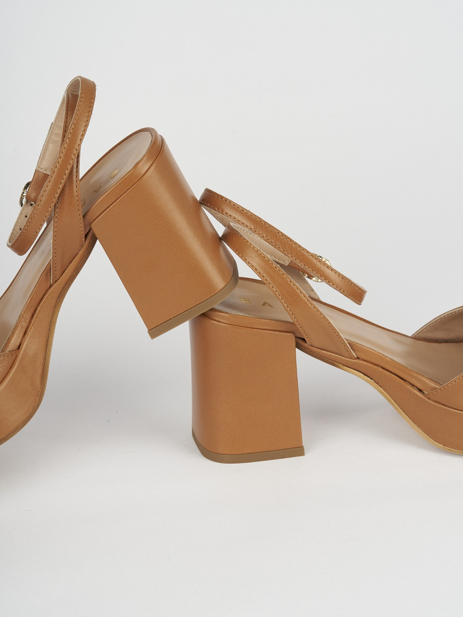 Sandalo tacco 7 cm marrone pelle