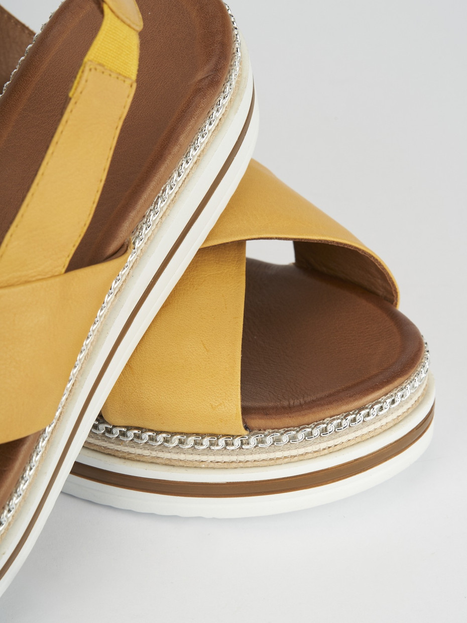 Wedge heels heel 5 cm brown leather