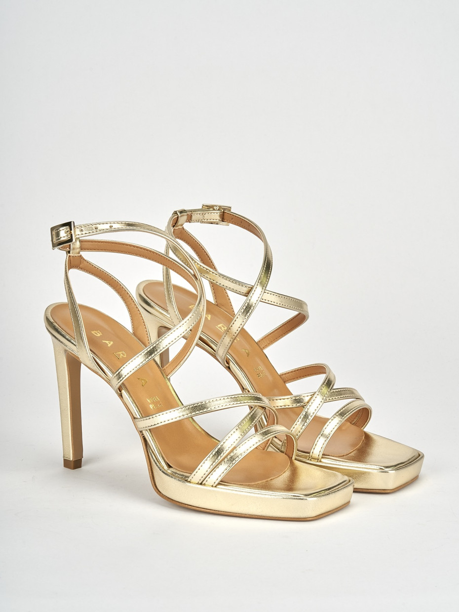 Sandali oro tacco alto 2025