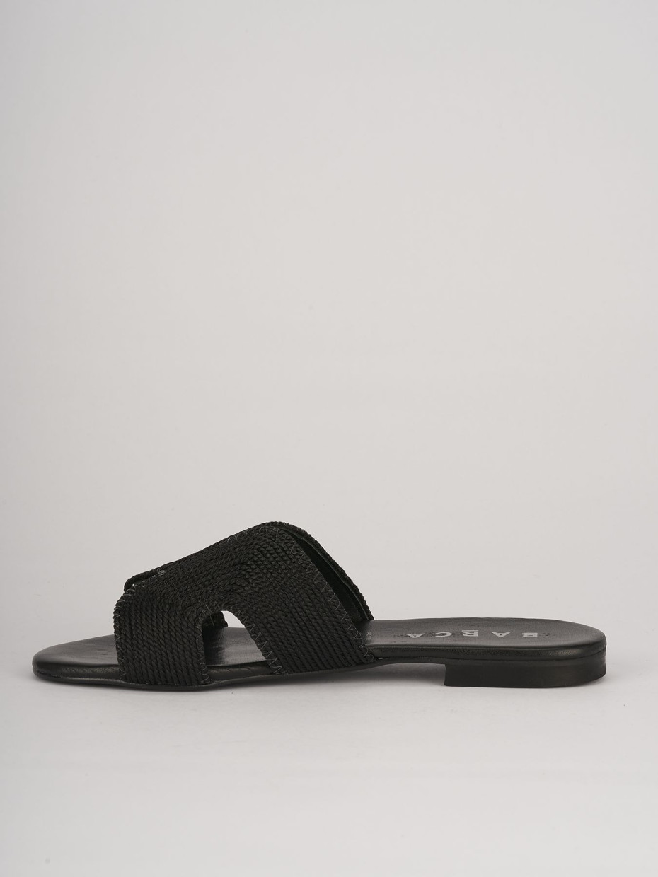 Slippers heel 1 cm black leather