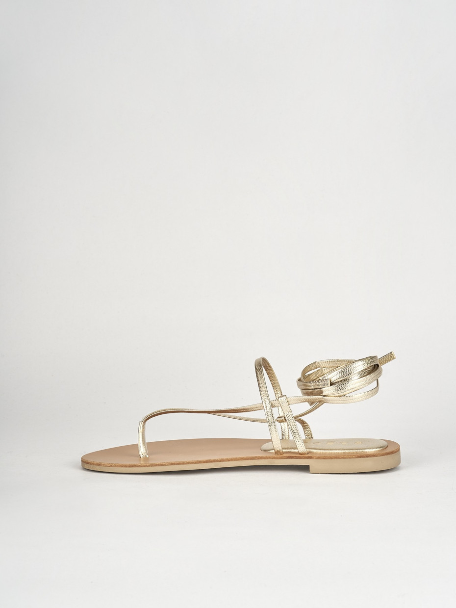 Low heel sandals heel 1 cm gold leather