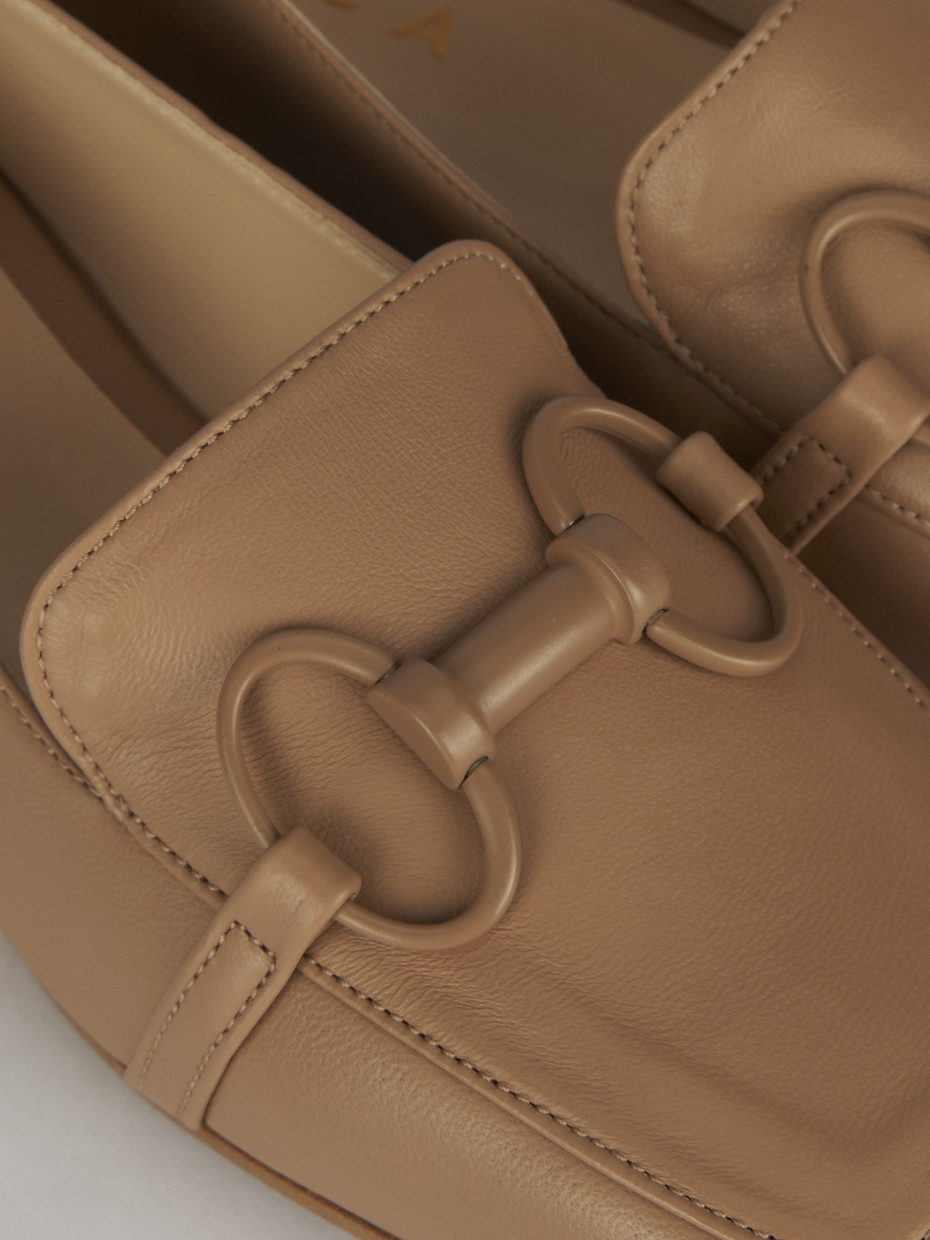 Mocassino tacco 1 cm beige pelle