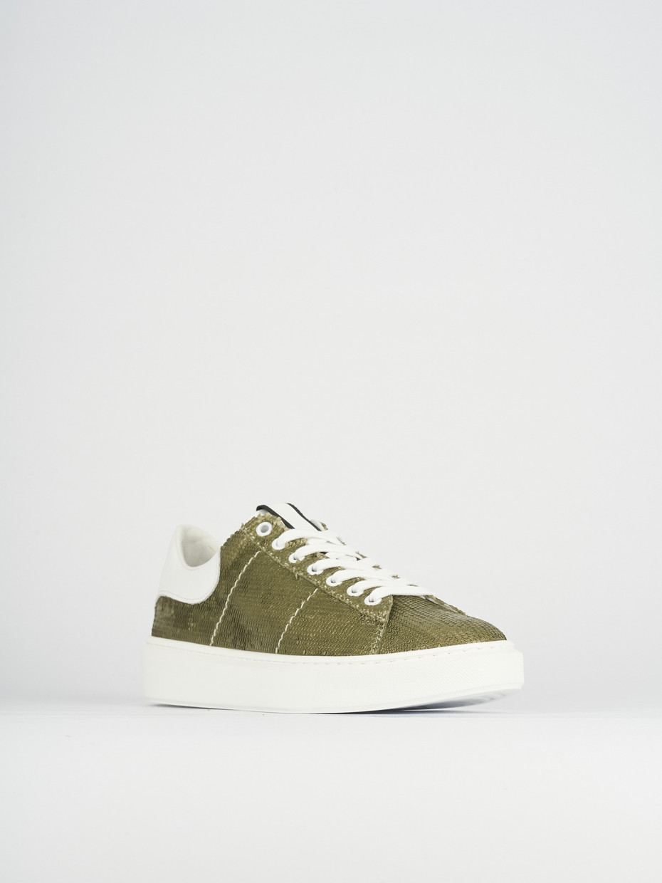 Sneakers green leather