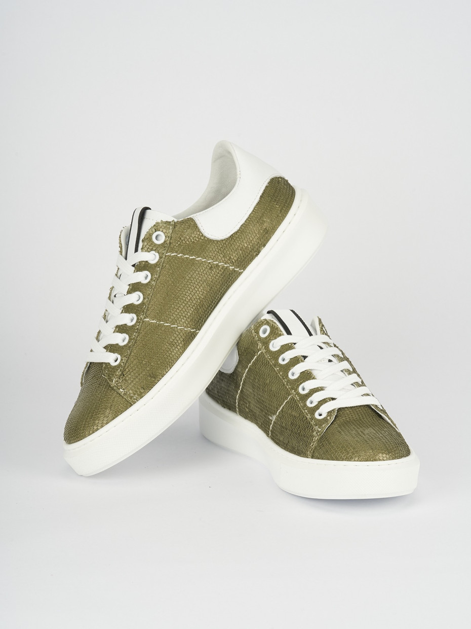 Sneakers green leather