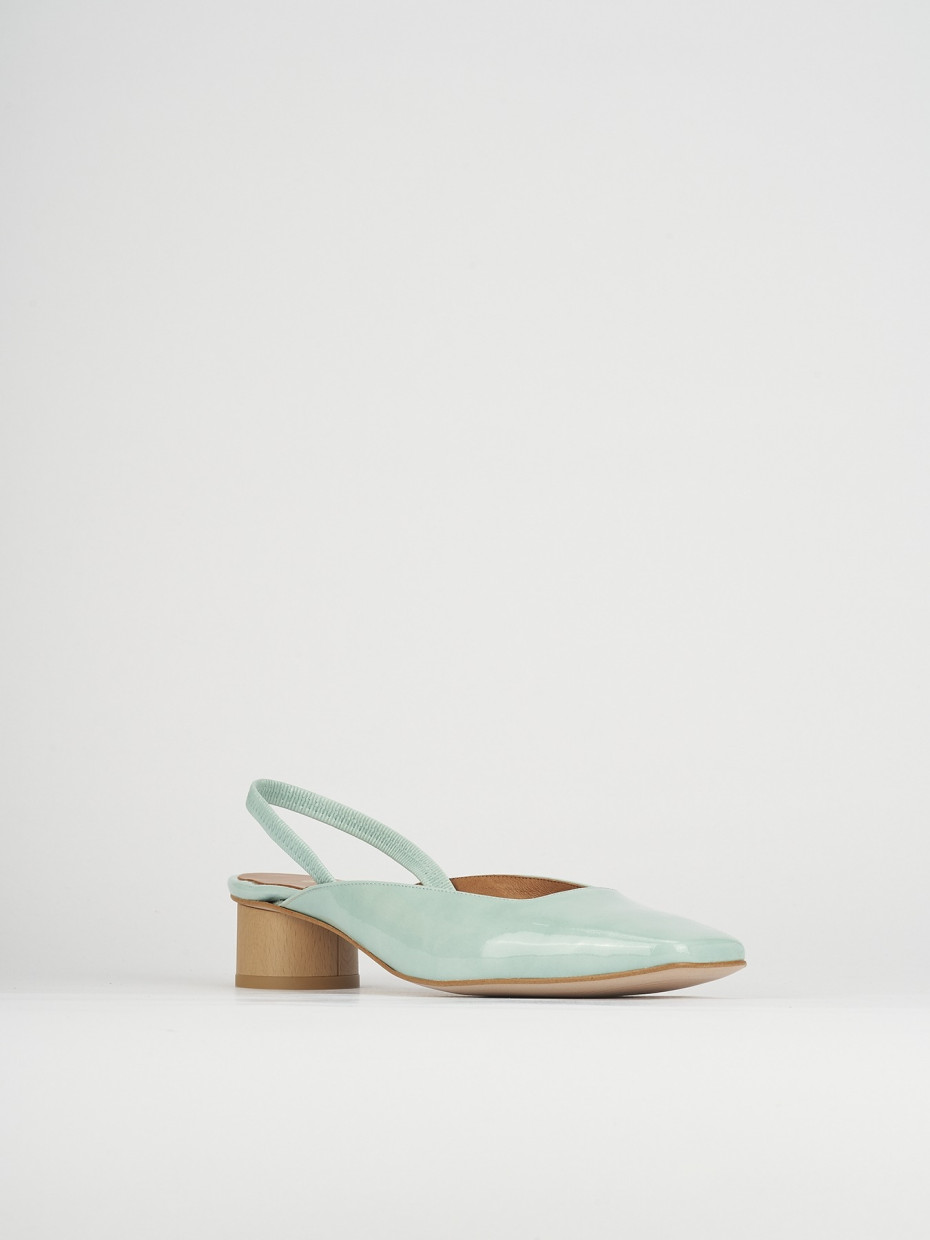 Pumps heel 4 cm light blue varnish