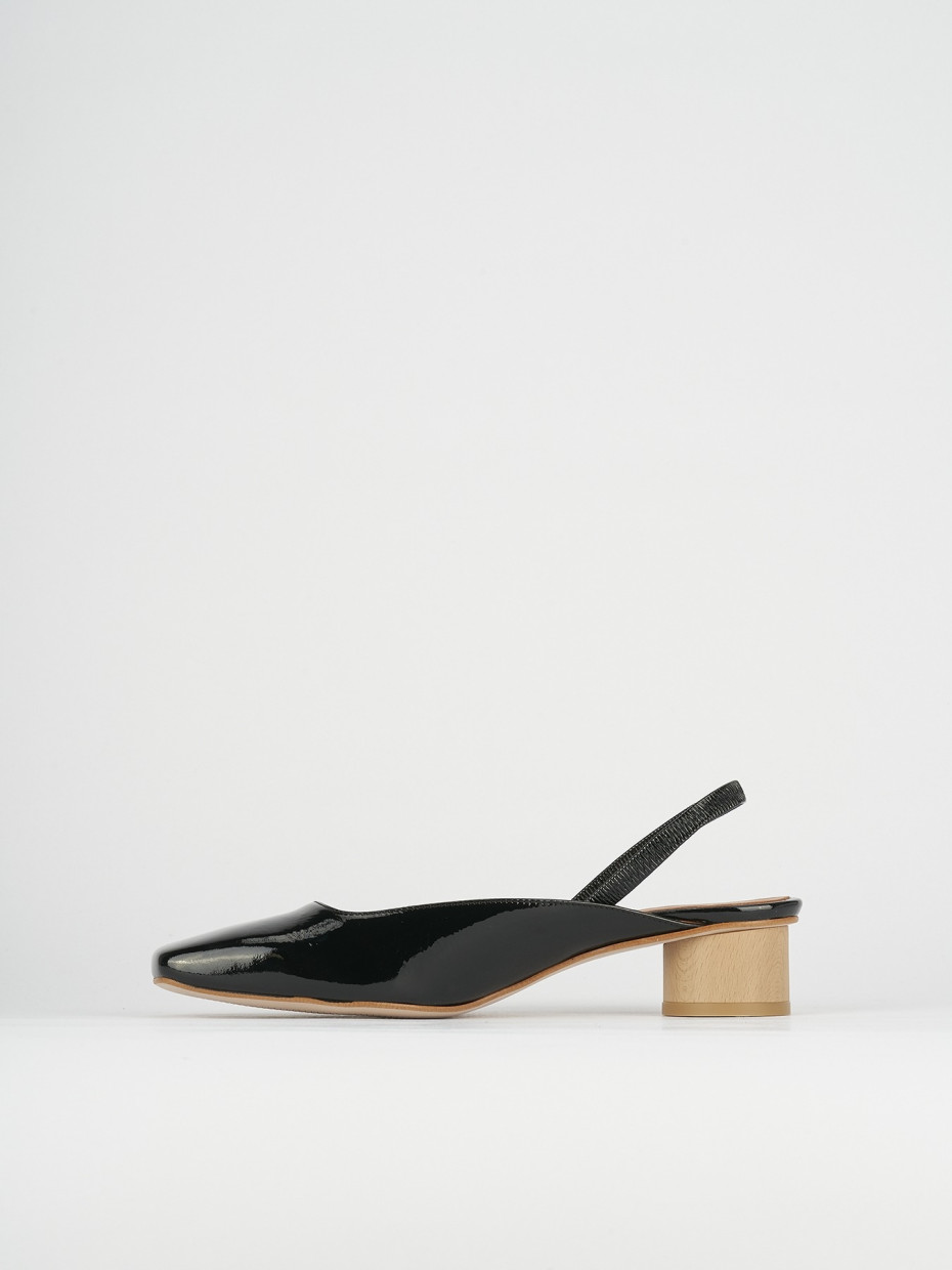 Décolleté e slingback tacco 4cm vernice nero