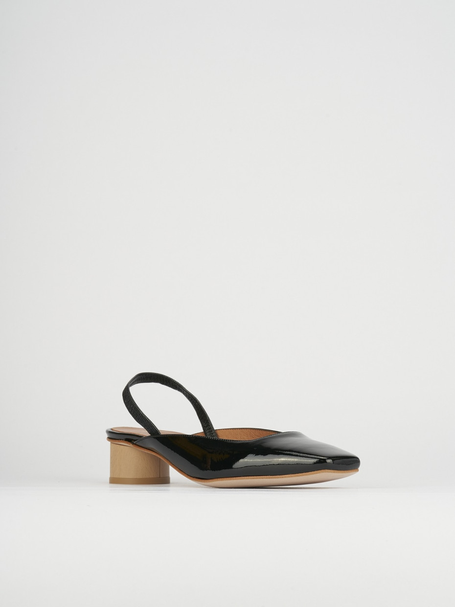 Décolleté e slingback tacco 4cm vernice nero