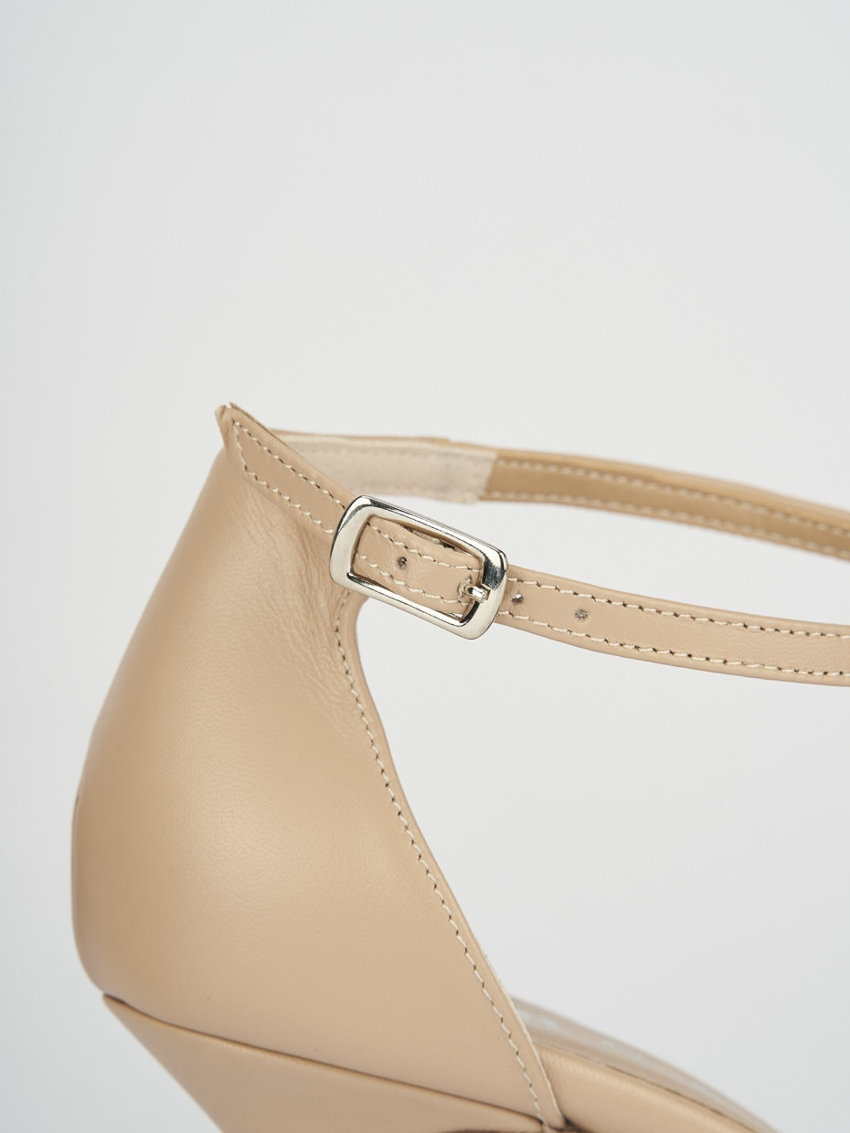 Pumps heel 7 cm beige leather