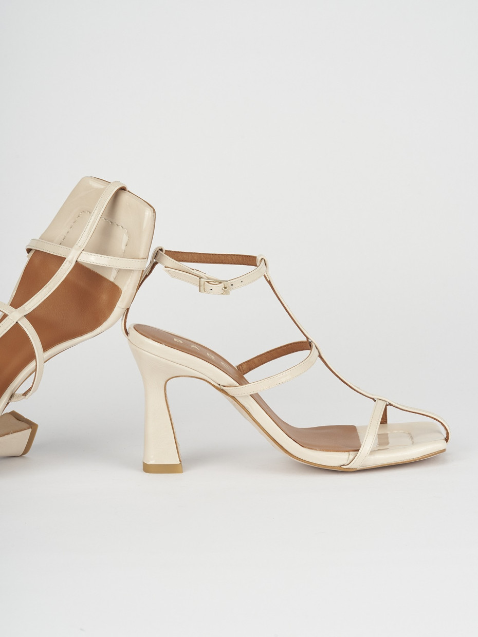 Sandali tacco 8cm vernice beige