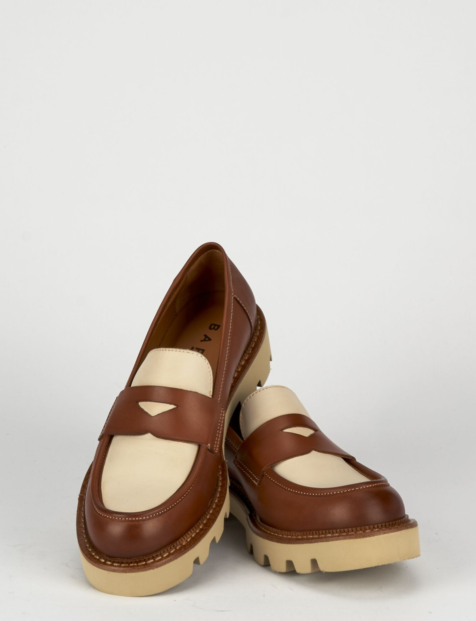 Mocassino tacco 1 cm marrone pelle