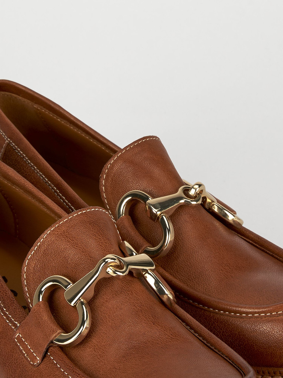 Mocassino tacco 1 cm marrone pelle