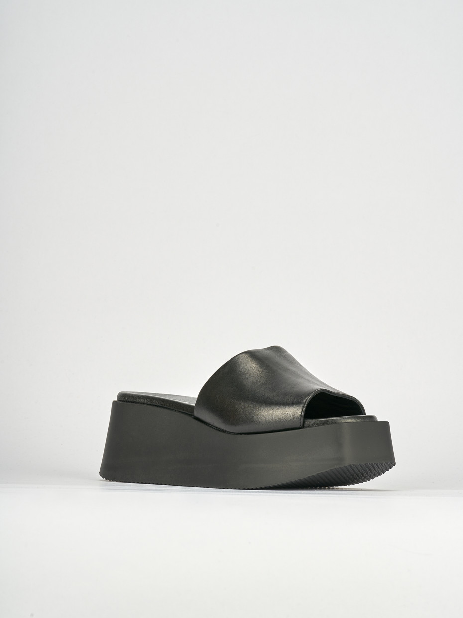 Slippers heel 4 cm black leather